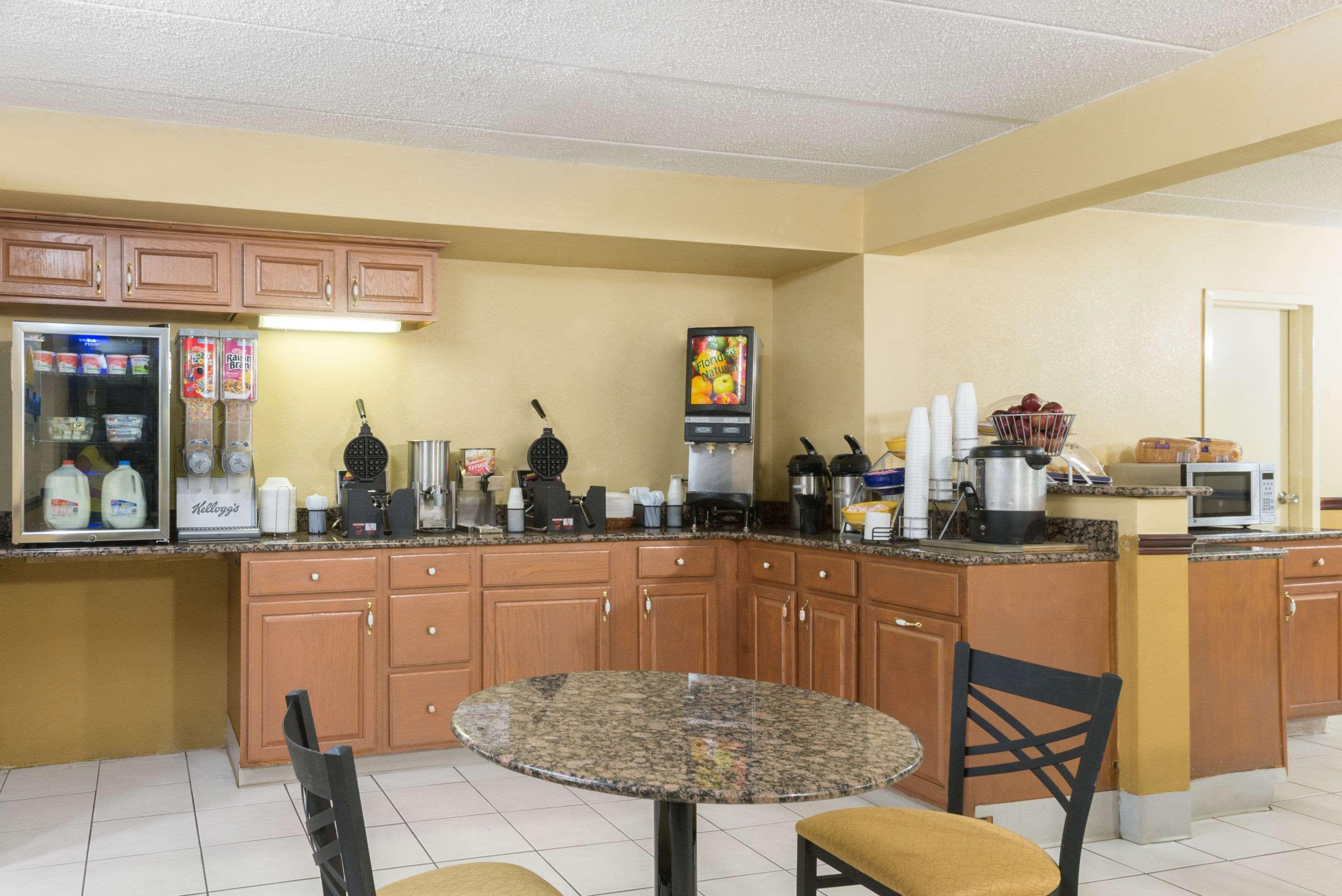 Days Inn By Wyndham Hagerstown I-70 Ngoại thất bức ảnh