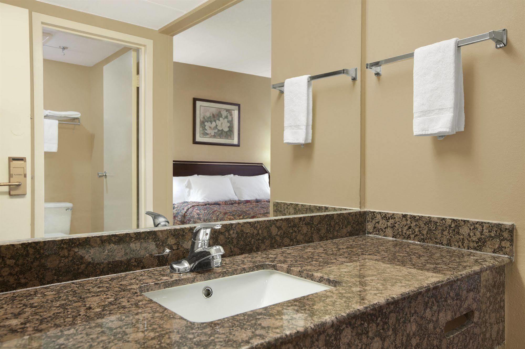 Days Inn By Wyndham Hagerstown I-70 Ngoại thất bức ảnh